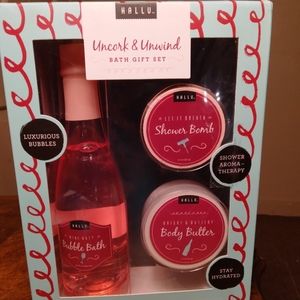 Hallu Escape Uncork & Unwind Bath Gift Set